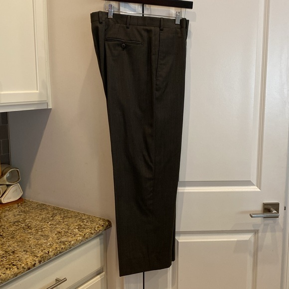 ZANELLA Men’s dark grey thin striped wool pants. Sz 38 waist and 28” inseam. - Picture 3 of 12